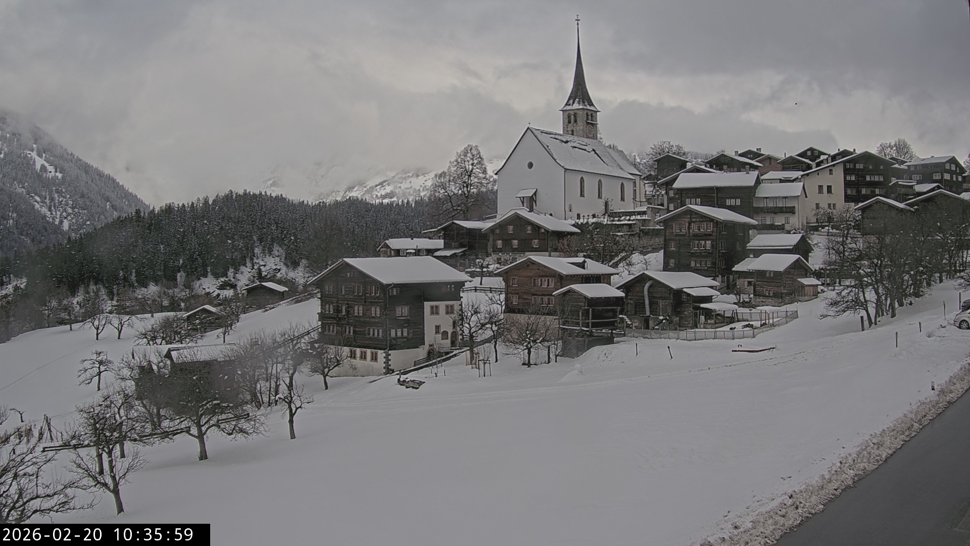 Archiv Foto Webcam Dorfansicht Ernen mit Kirche