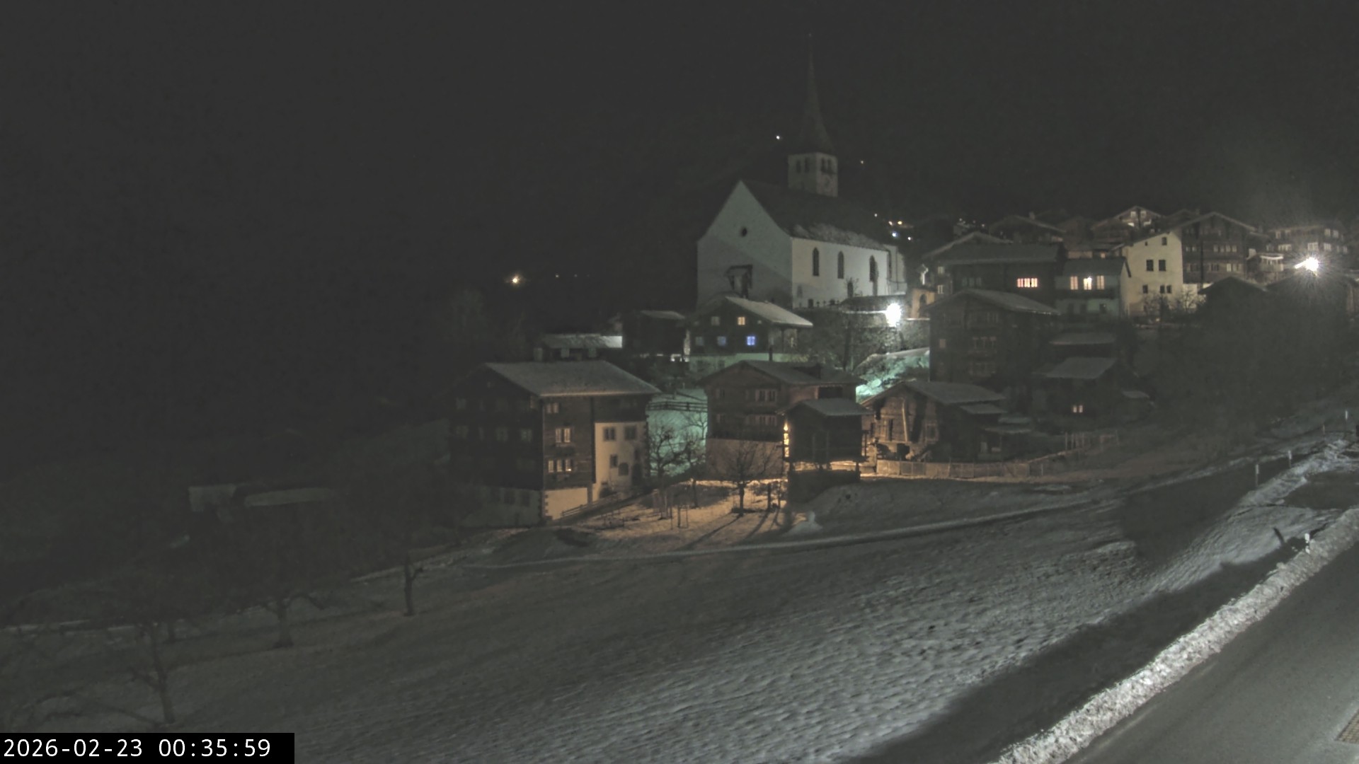 Archiv Foto Webcam Dorfansicht Ernen mit Kirche