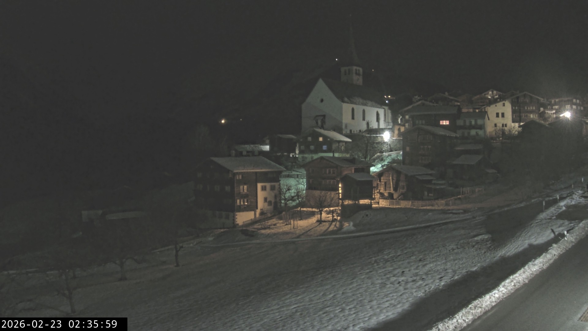 Archiv Foto Webcam Dorfansicht Ernen mit Kirche