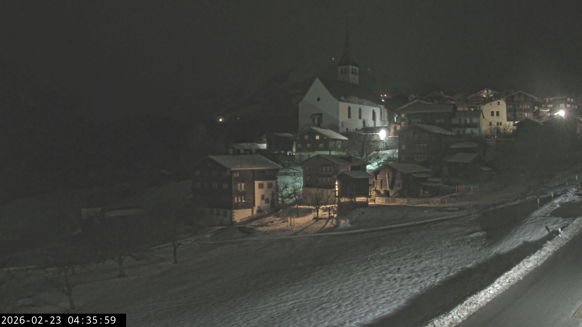 Archiv Foto Webcam Dorfansicht Ernen mit Kirche