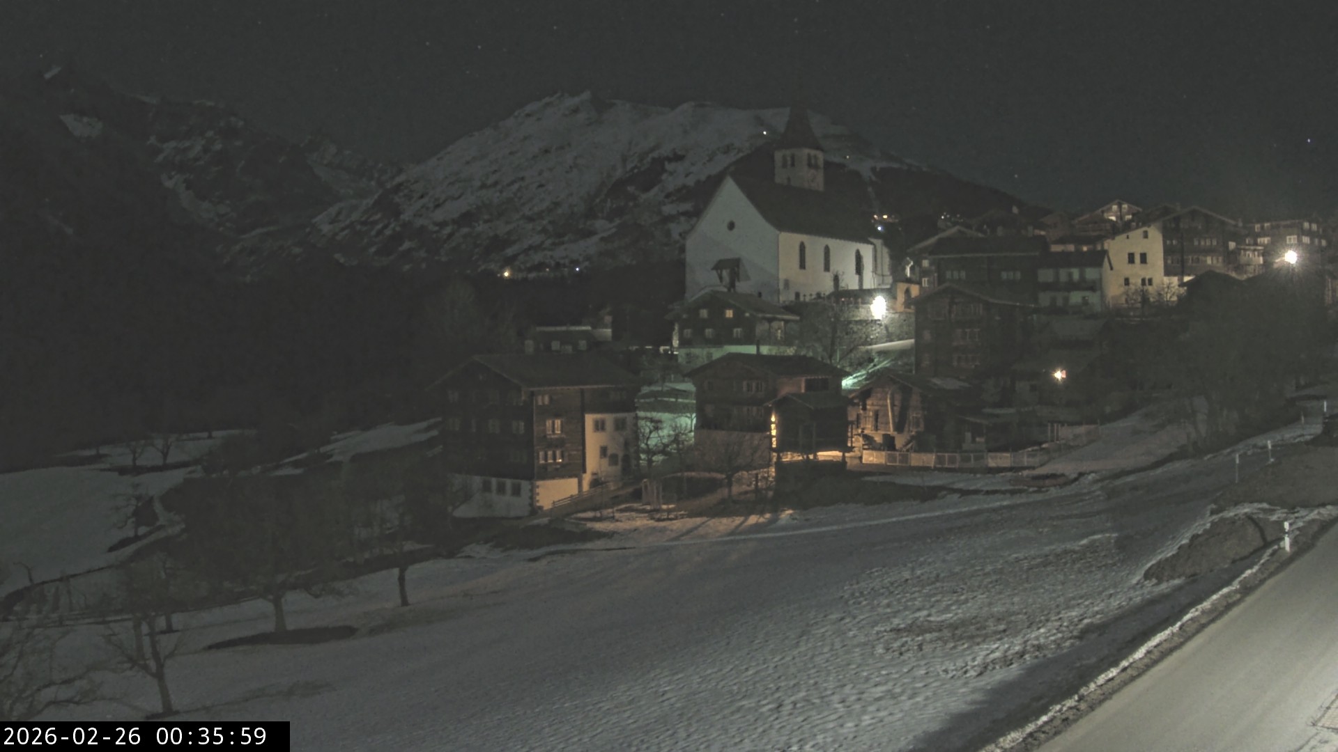 Archived image Webcam Ernen - Church