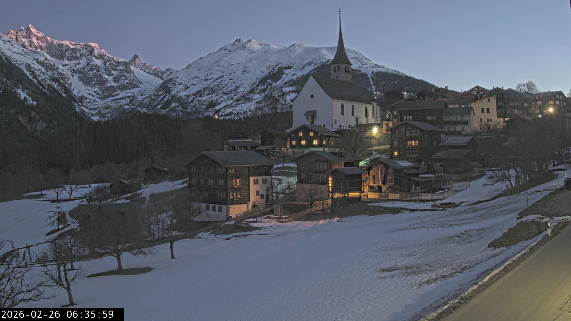 Archived image Webcam Ernen - Church