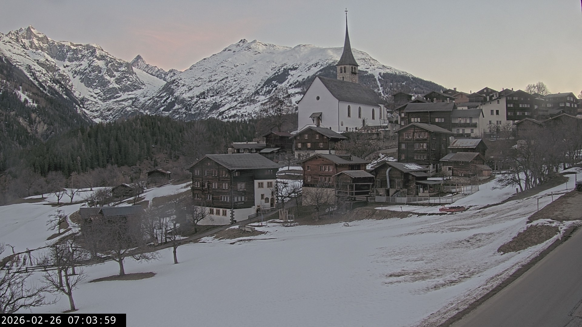 Archived image Webcam Ernen - Church