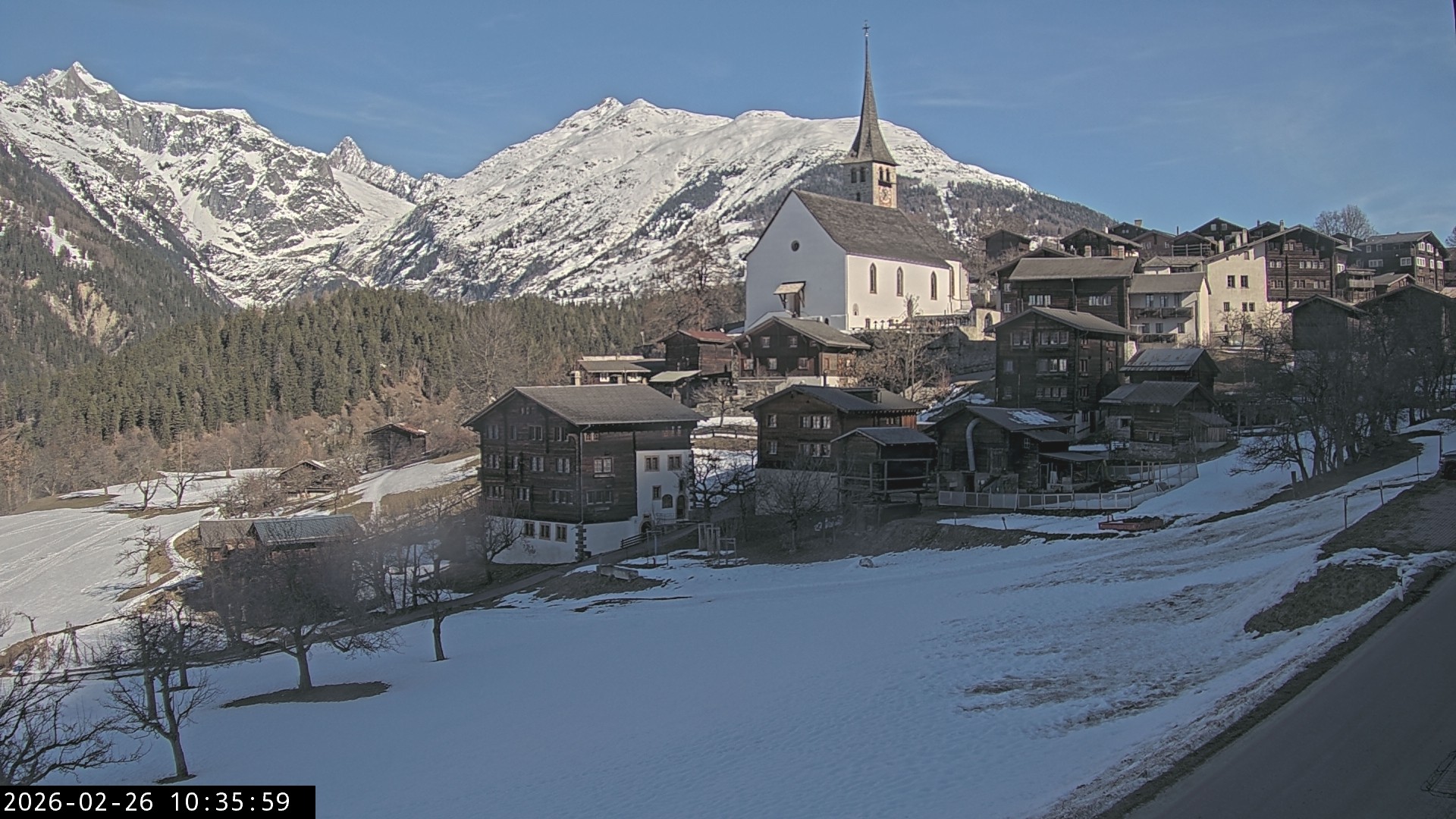 Archived image Webcam Ernen - Church
