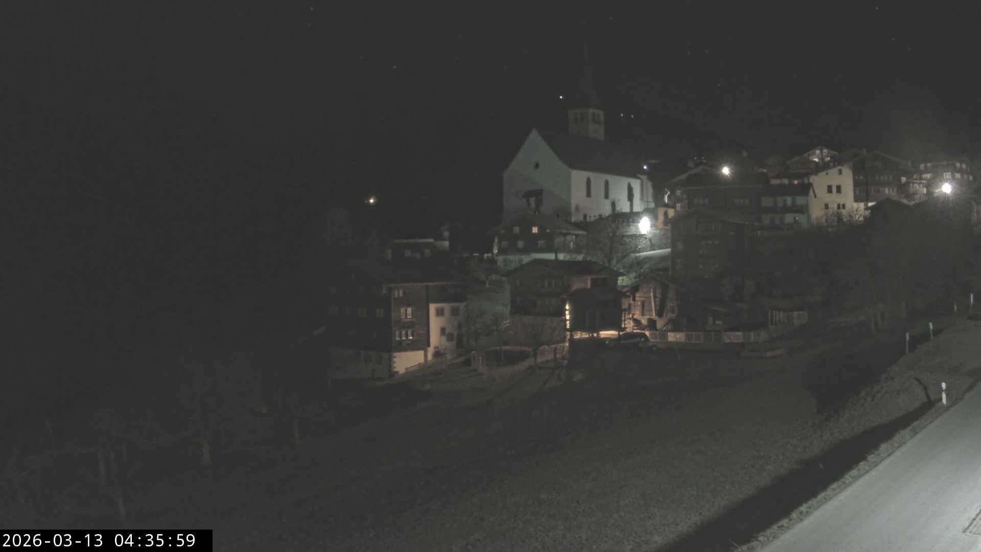 Archiv Foto Webcam Dorfansicht Ernen mit Kirche