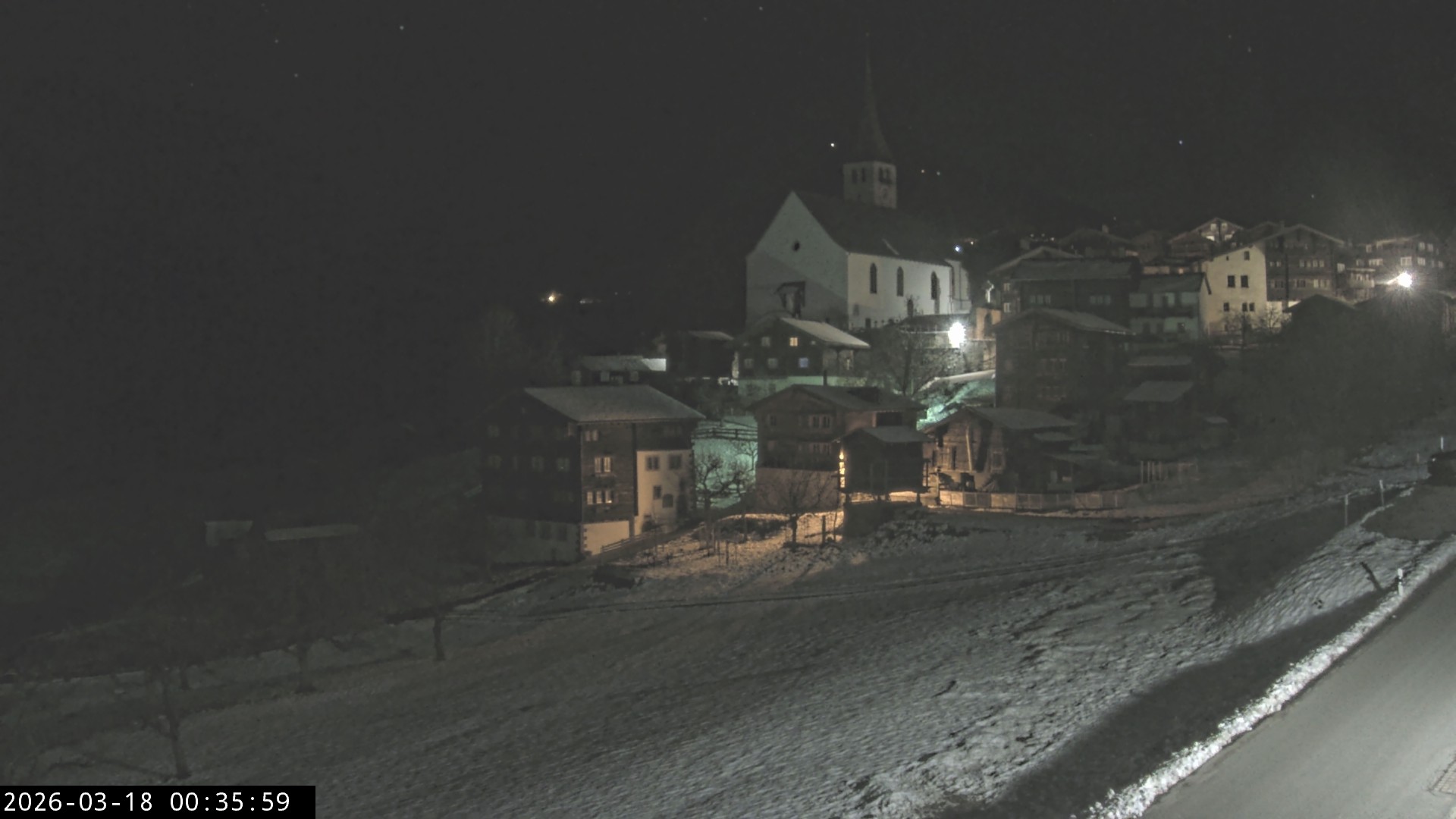 Archiv Foto Webcam Dorfansicht Ernen mit Kirche