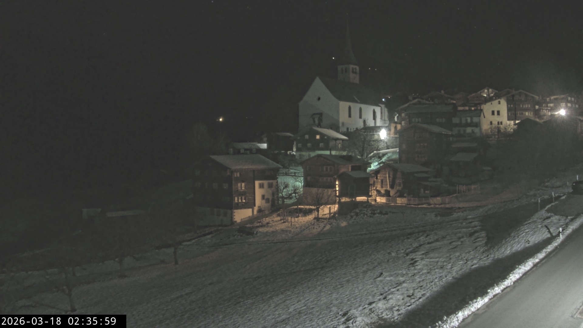 Archiv Foto Webcam Dorfansicht Ernen mit Kirche