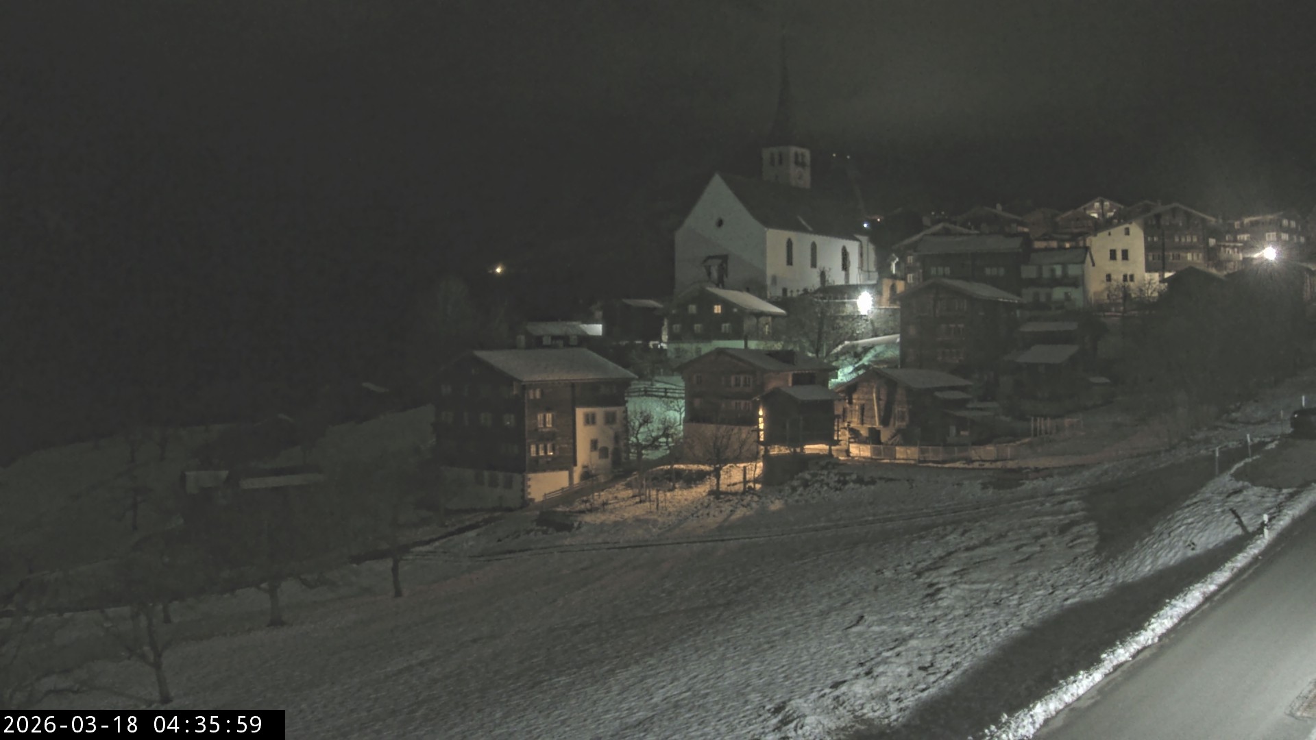 Archiv Foto Webcam Dorfansicht Ernen mit Kirche