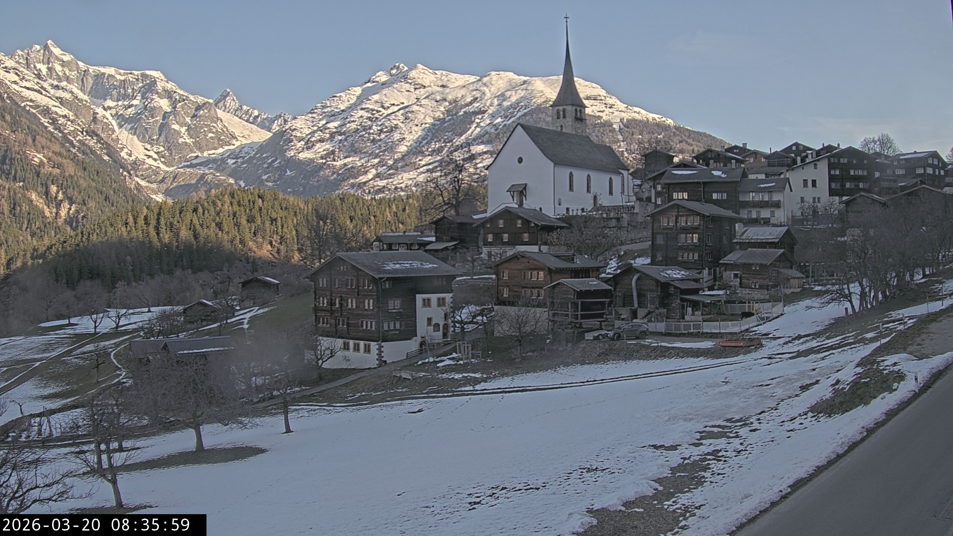 Archived image Webcam Ernen - Church