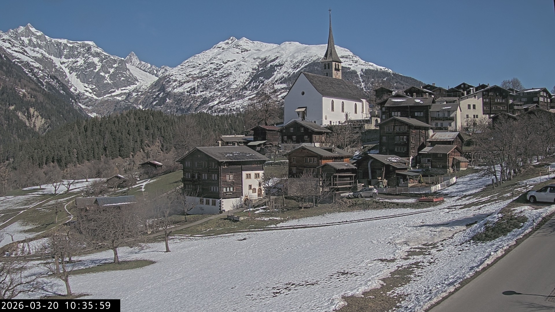 Archived image Webcam Ernen - Church