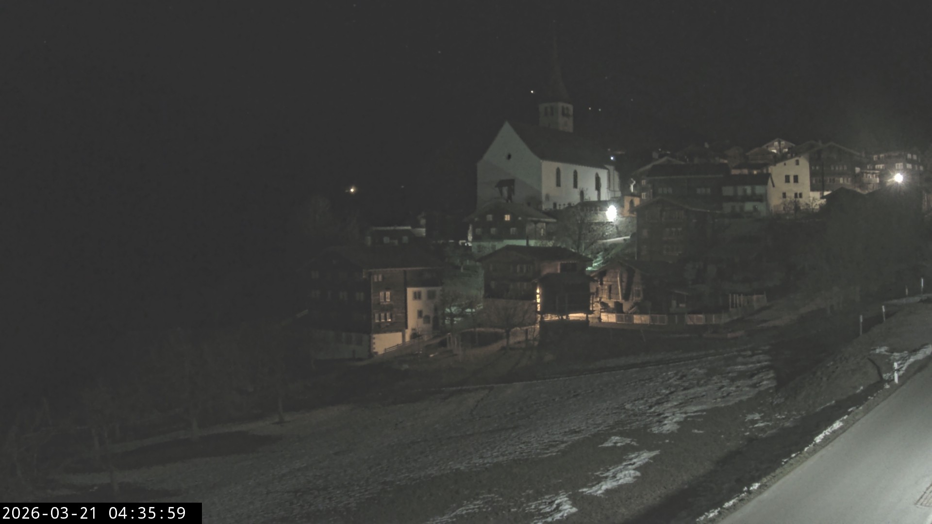 Archiv Foto Webcam Dorfansicht Ernen mit Kirche