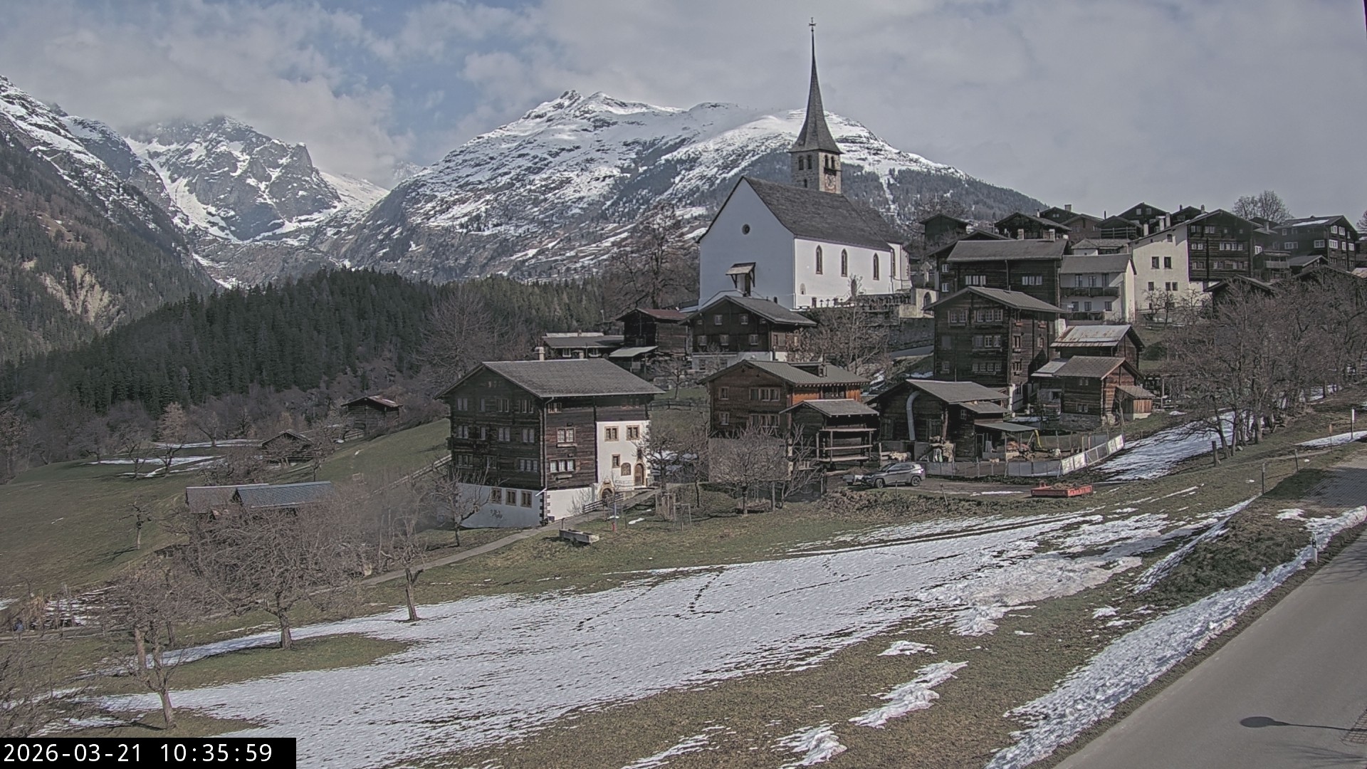 Archiv Foto Webcam Dorfansicht Ernen mit Kirche