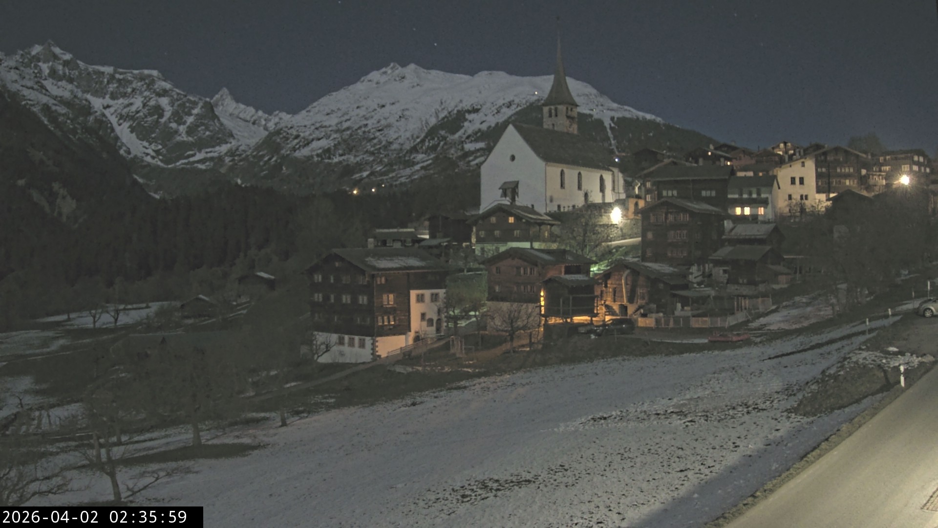 Archiv Foto Webcam Dorfansicht Ernen mit Kirche