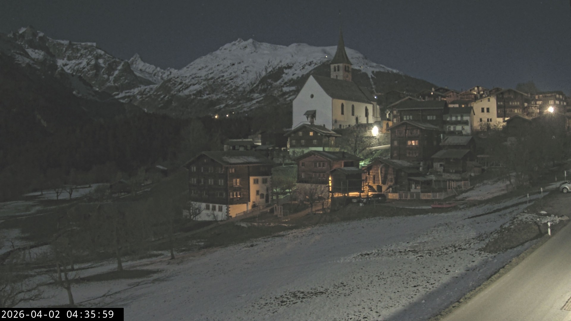 Archiv Foto Webcam Dorfansicht Ernen mit Kirche