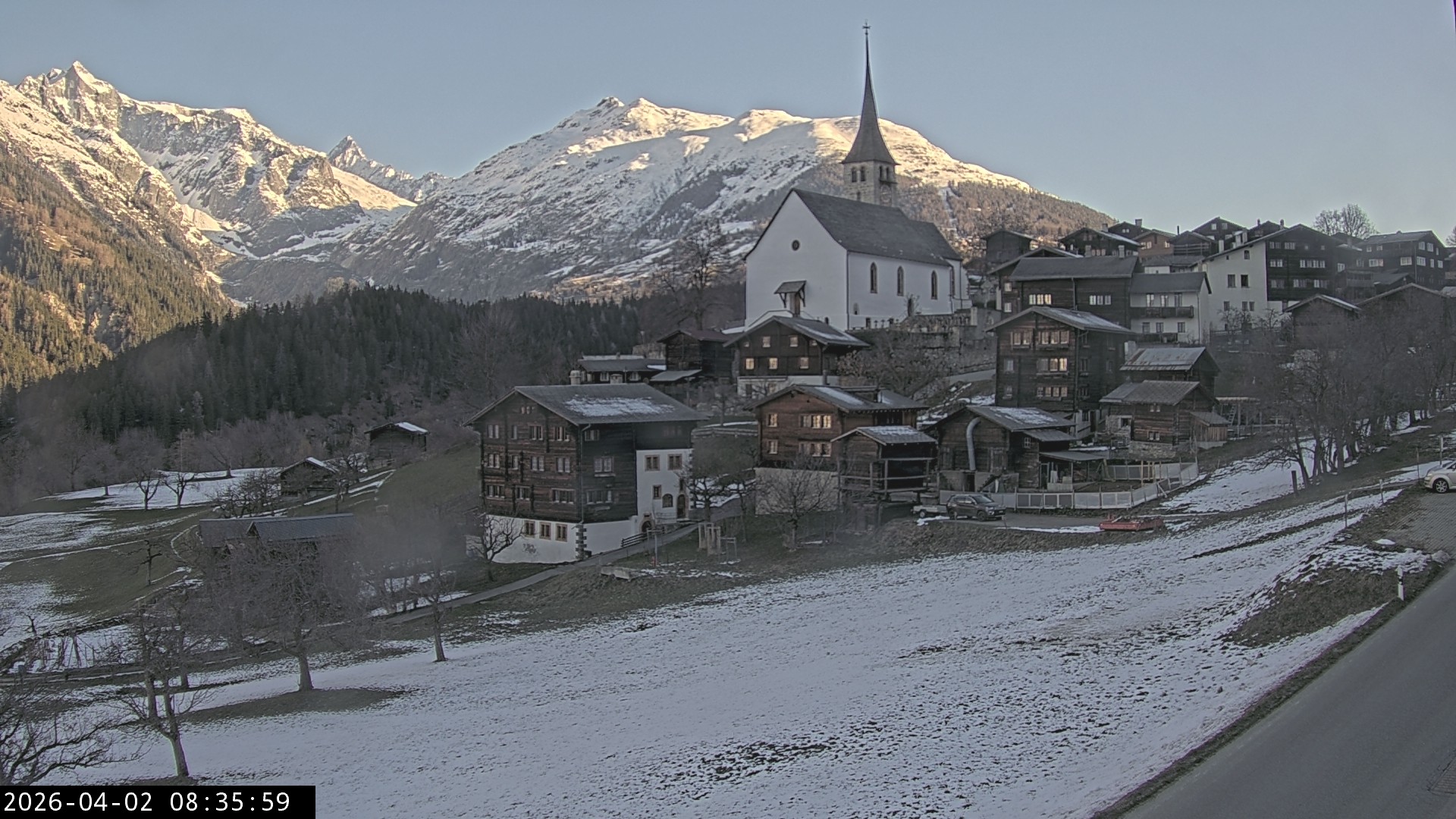 Archiv Foto Webcam Dorfansicht Ernen mit Kirche