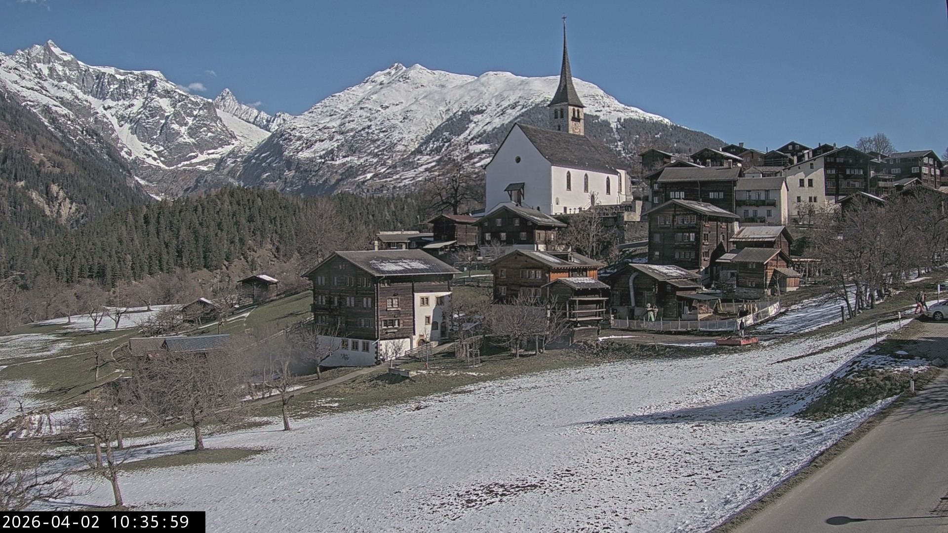 Archiv Foto Webcam Dorfansicht Ernen mit Kirche