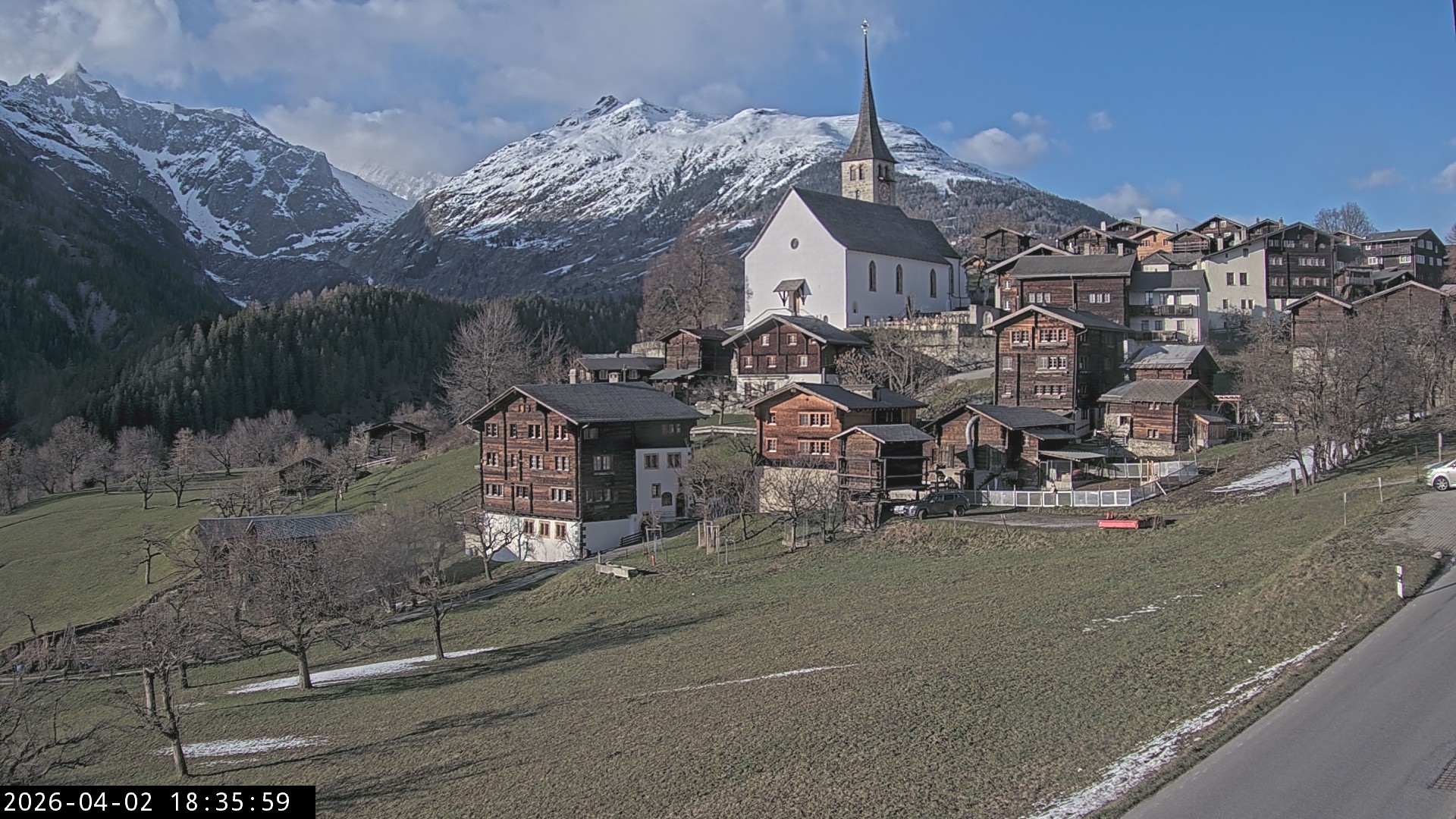 Archived image Webcam Ernen - Church