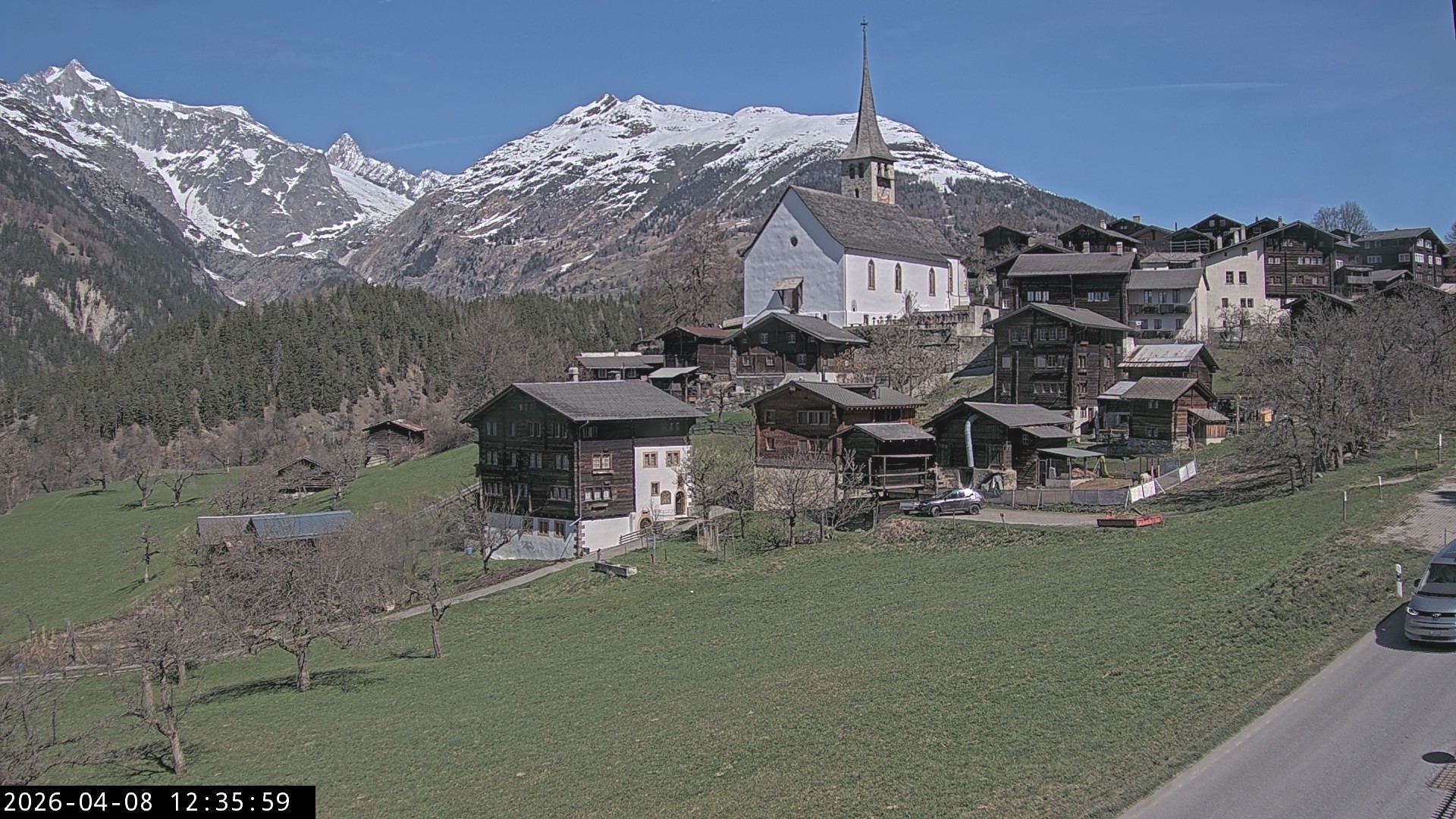 Archived image Webcam Ernen - Church