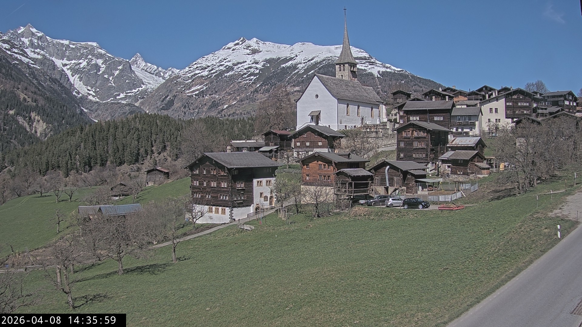 Archived image Webcam Ernen - Church