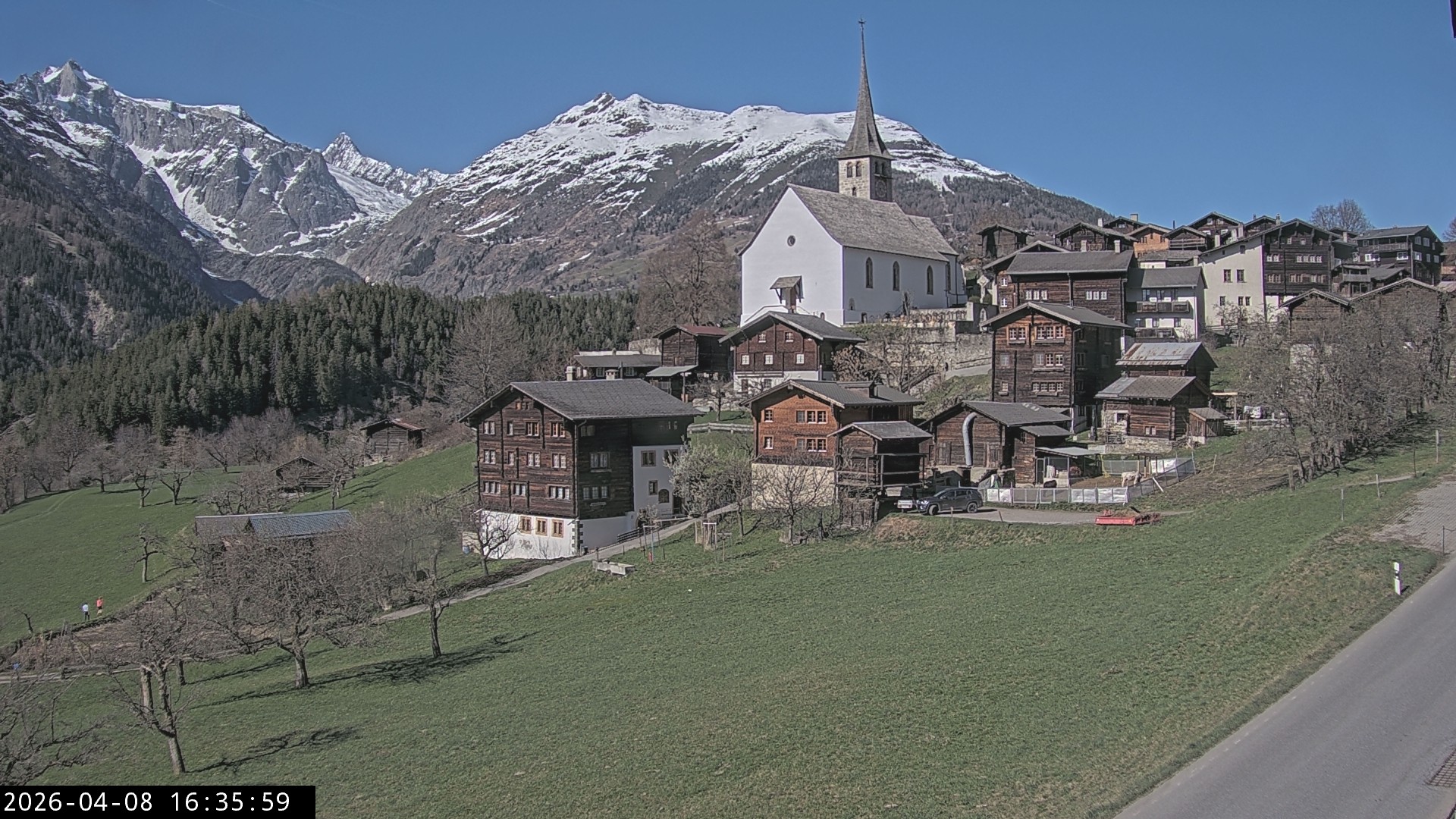 Archived image Webcam Ernen - Church