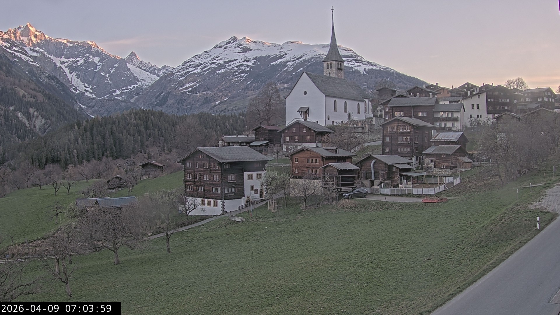 Archived image Webcam Ernen - Church