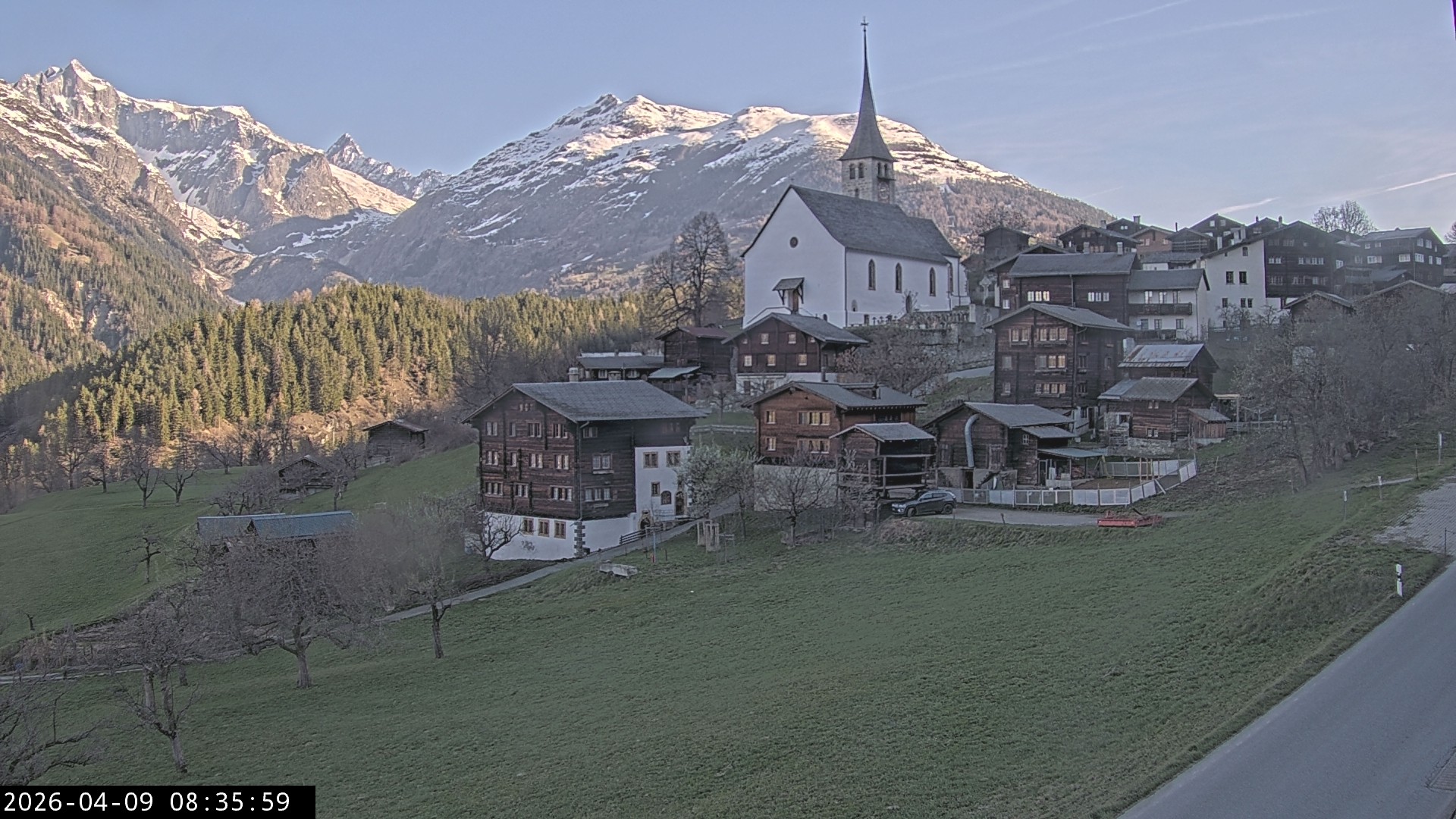 Archived image Webcam Ernen - Church