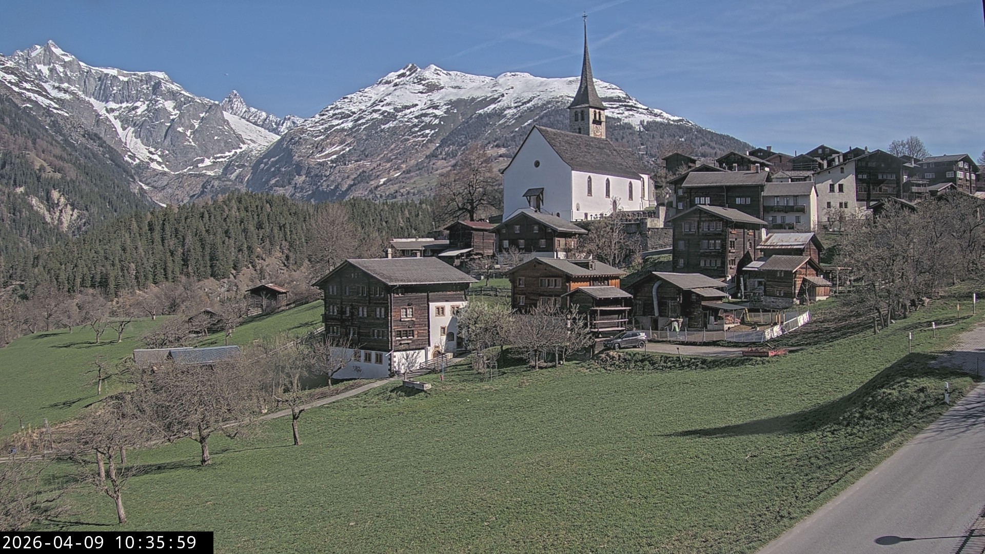 Archived image Webcam Ernen - Church