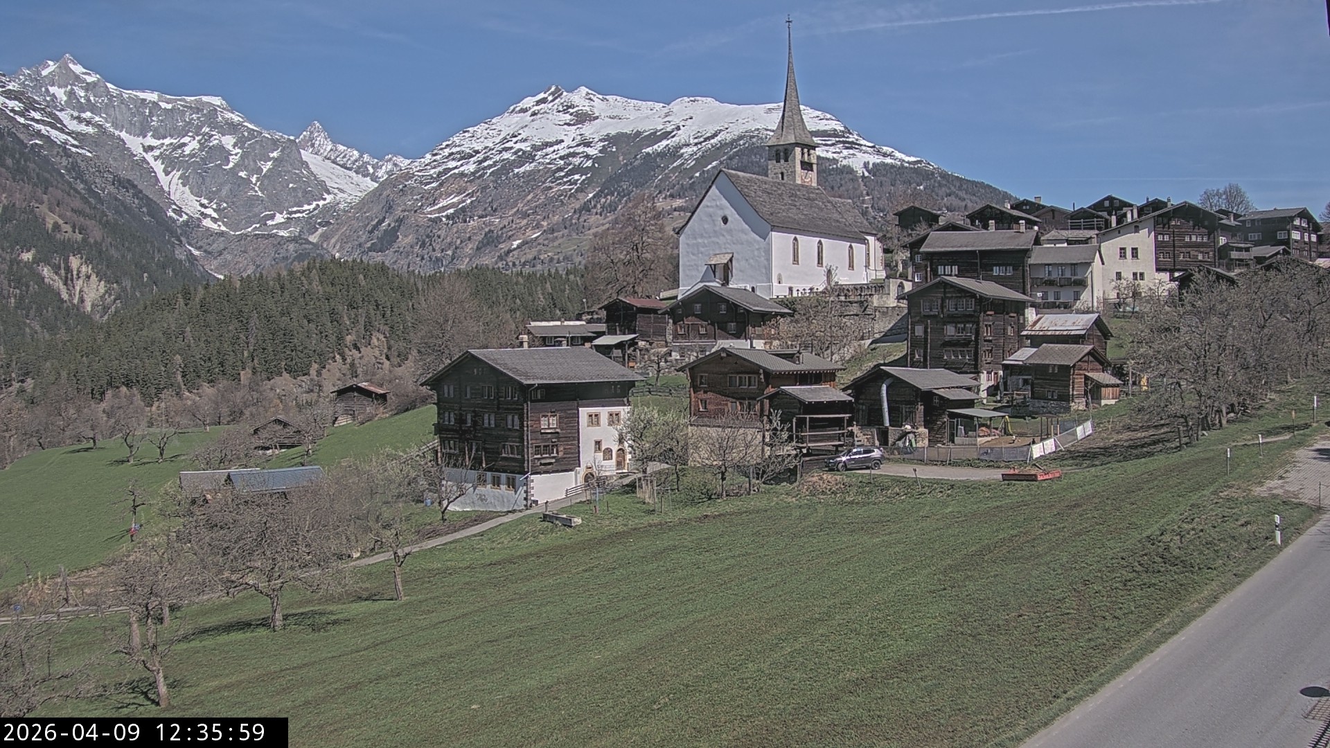 Archived image Webcam Ernen - Church