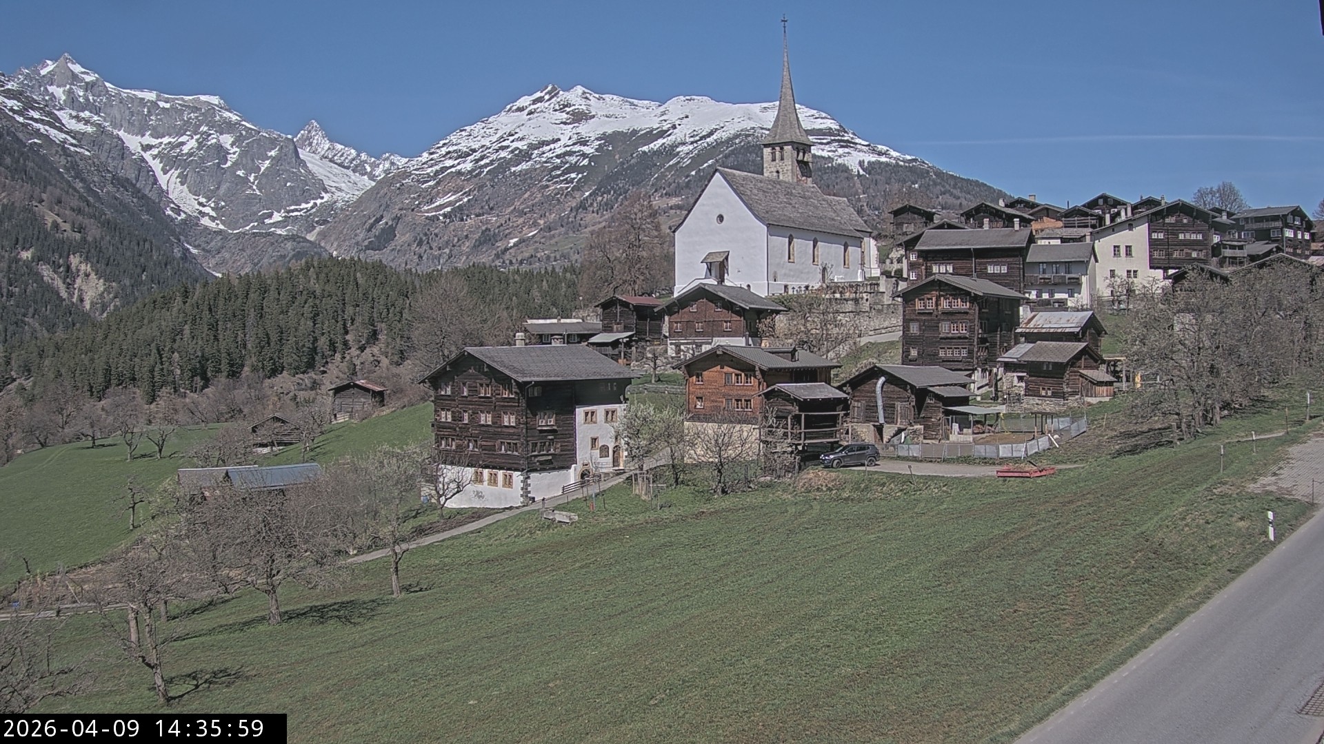 Archived image Webcam Ernen - Church