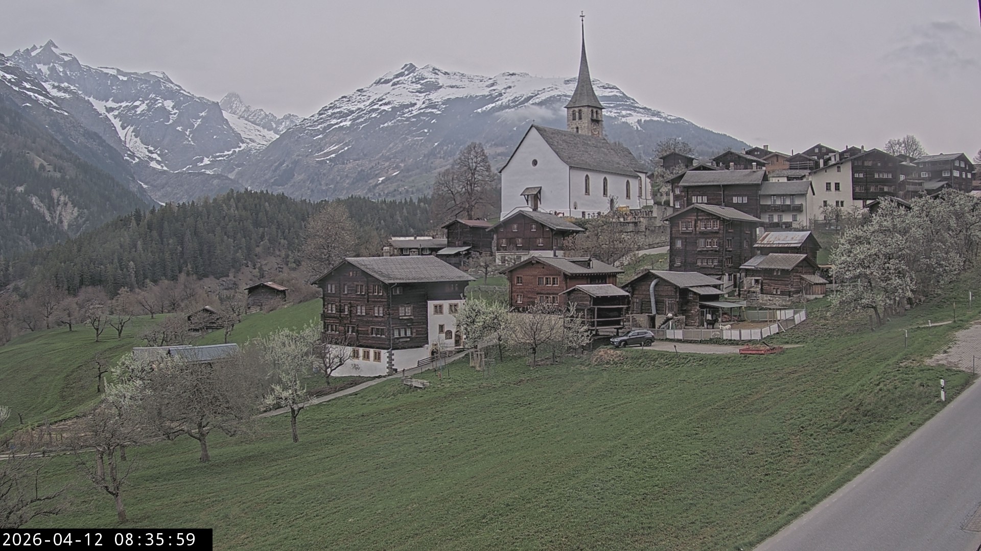 Archived image Webcam Ernen - Church