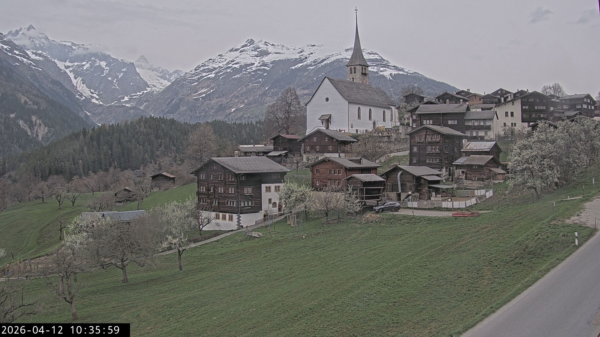 Archived image Webcam Ernen - Church