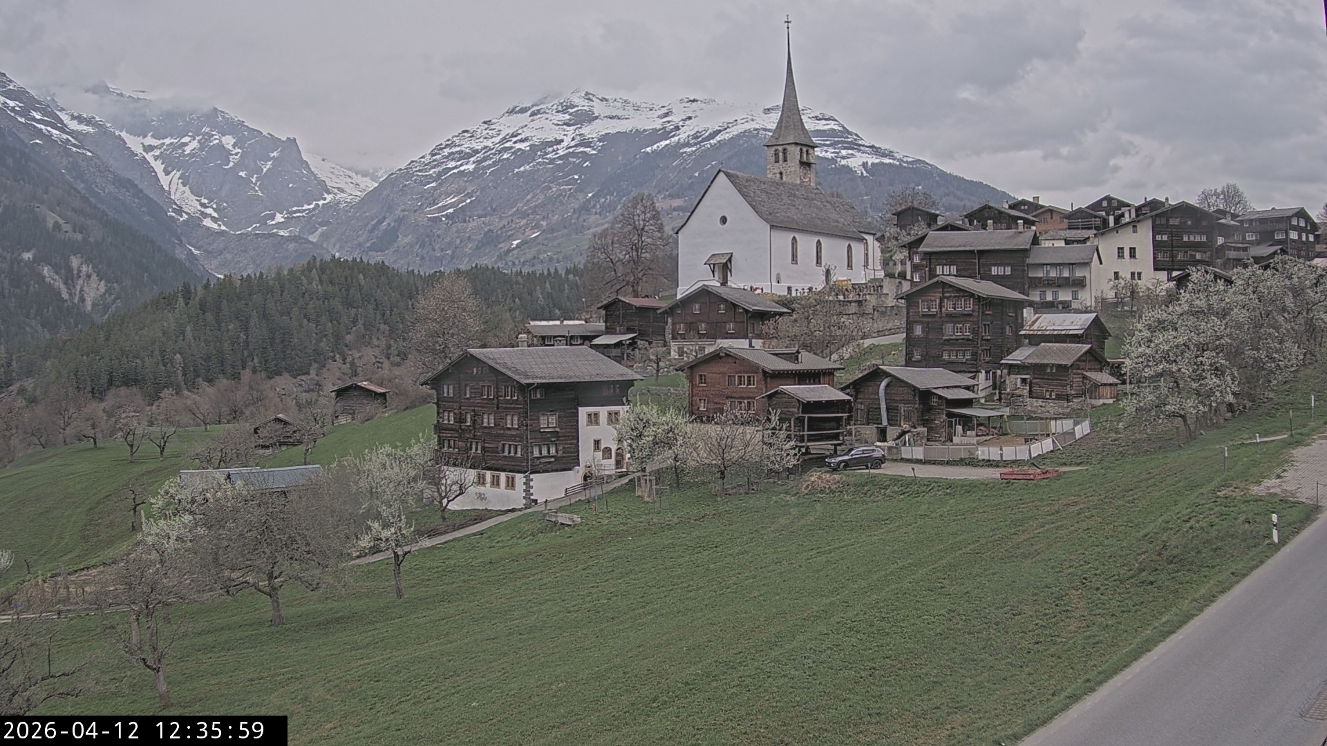 Archived image Webcam Ernen - Church