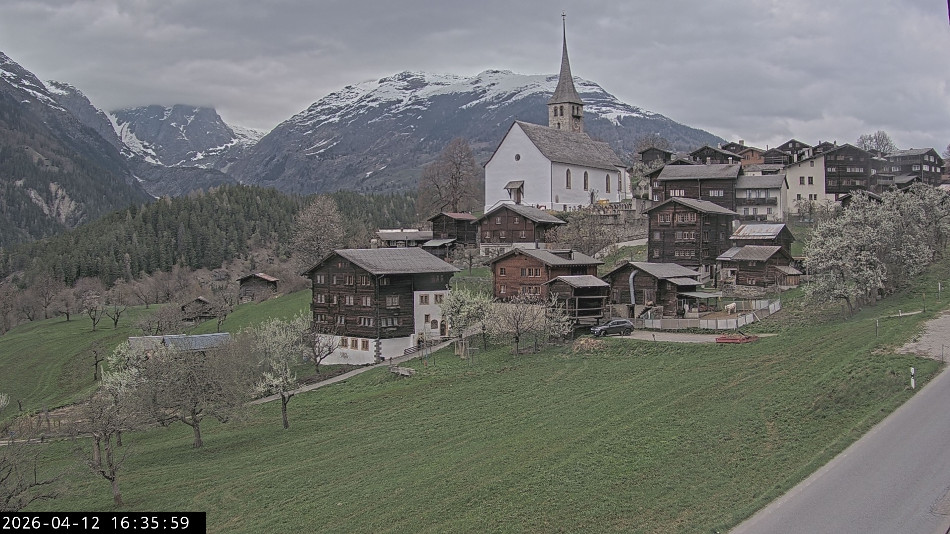 Archived image Webcam Ernen - Church