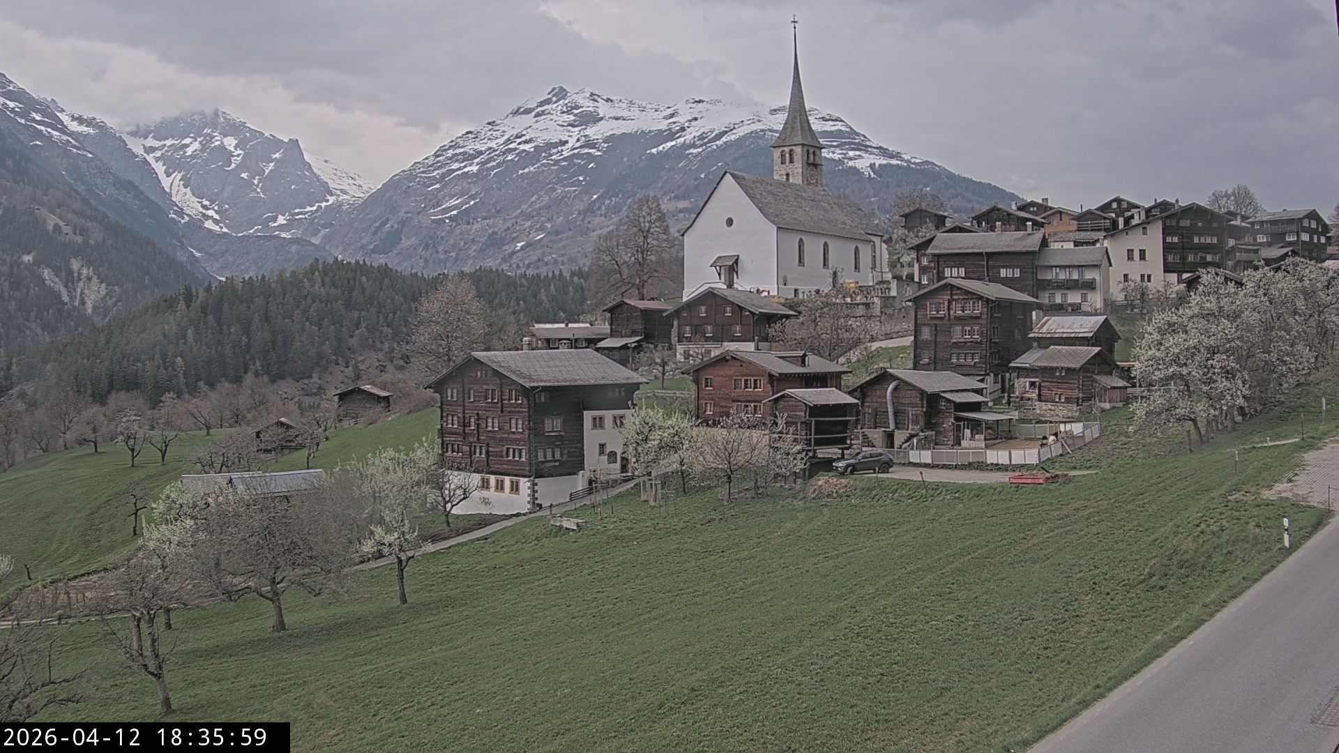 Archived image Webcam Ernen - Church