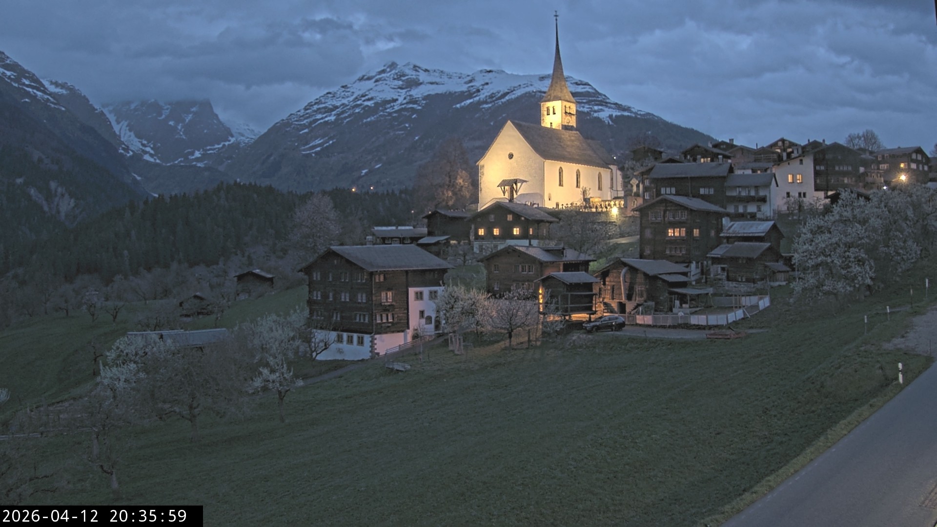 Archived image Webcam Ernen - Church