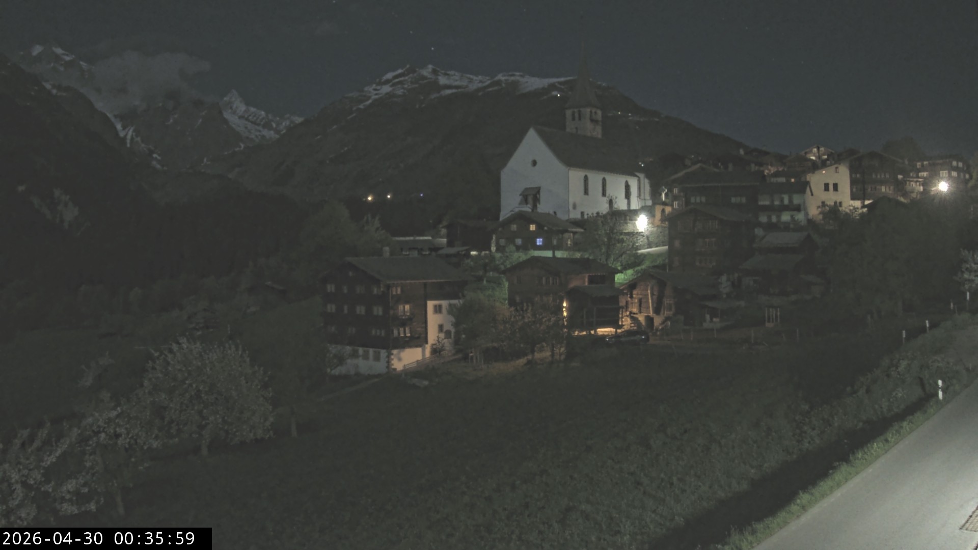 Archived image Webcam Ernen - Church