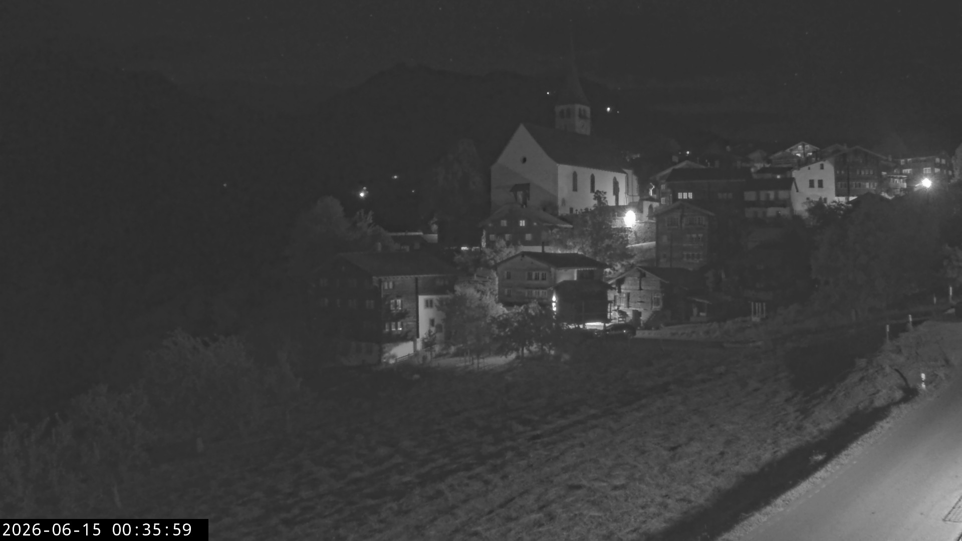 Archived image Webcam Ernen - Church