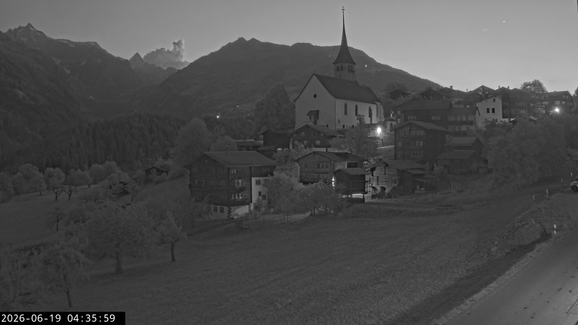 Archived image Webcam Ernen - Church