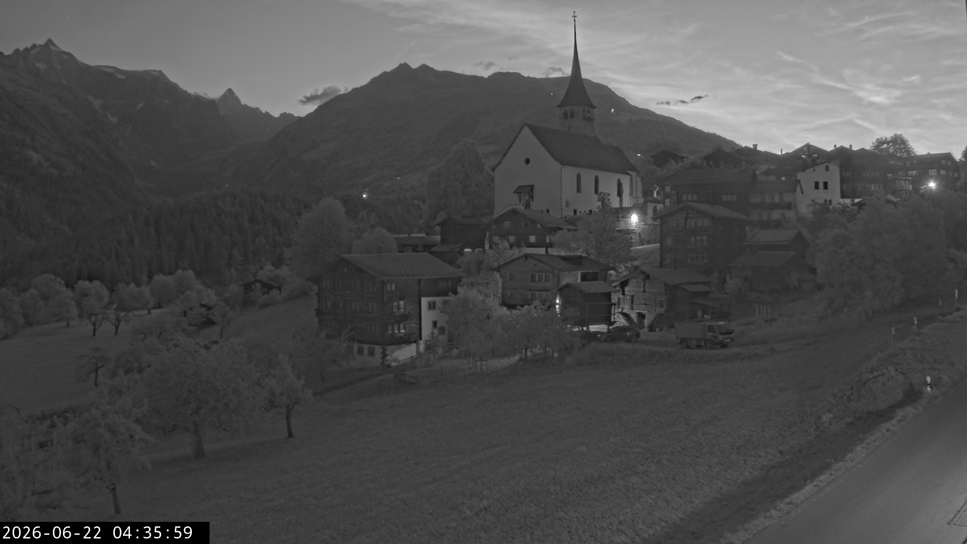 Archived image Webcam Ernen - Church