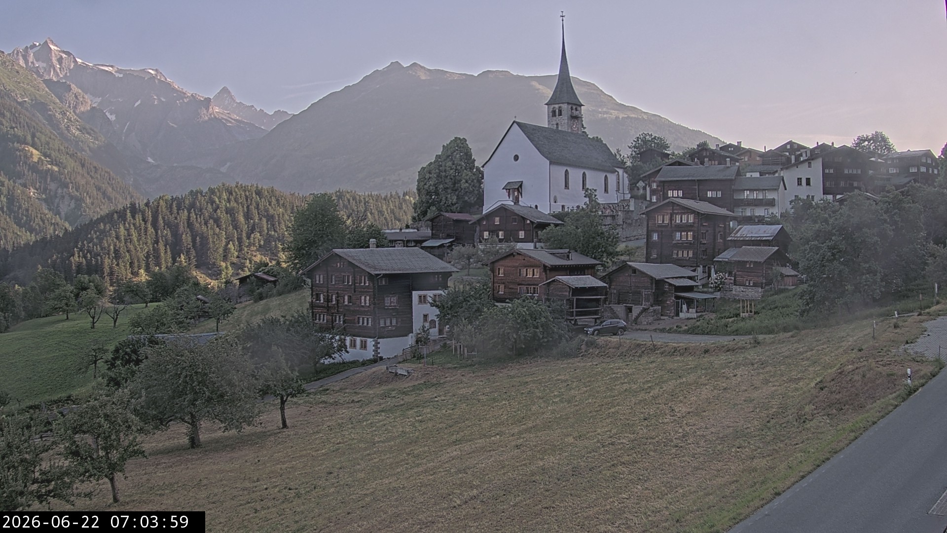 Archived image Webcam Ernen - Church