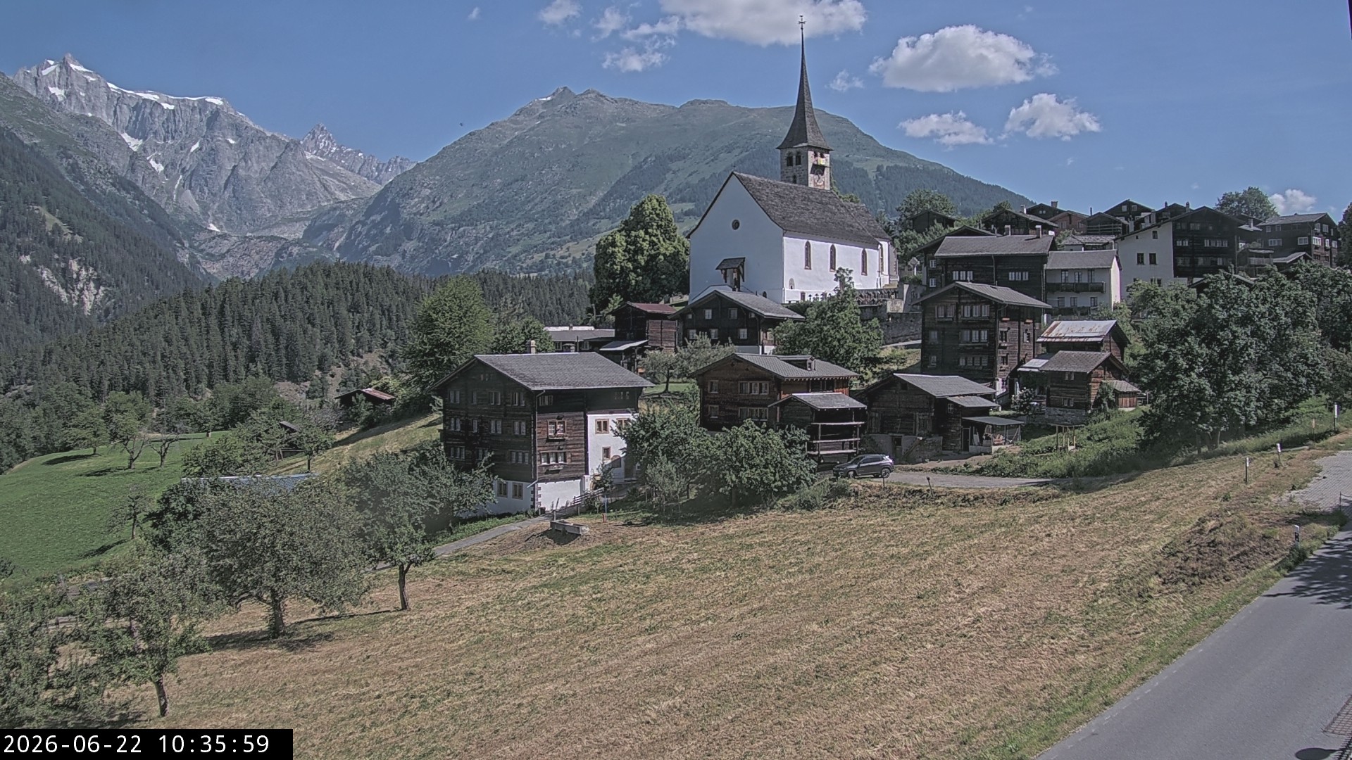 Archived image Webcam Ernen - Church