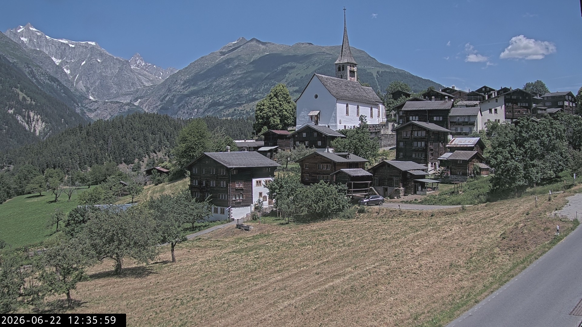 Archived image Webcam Ernen - Church