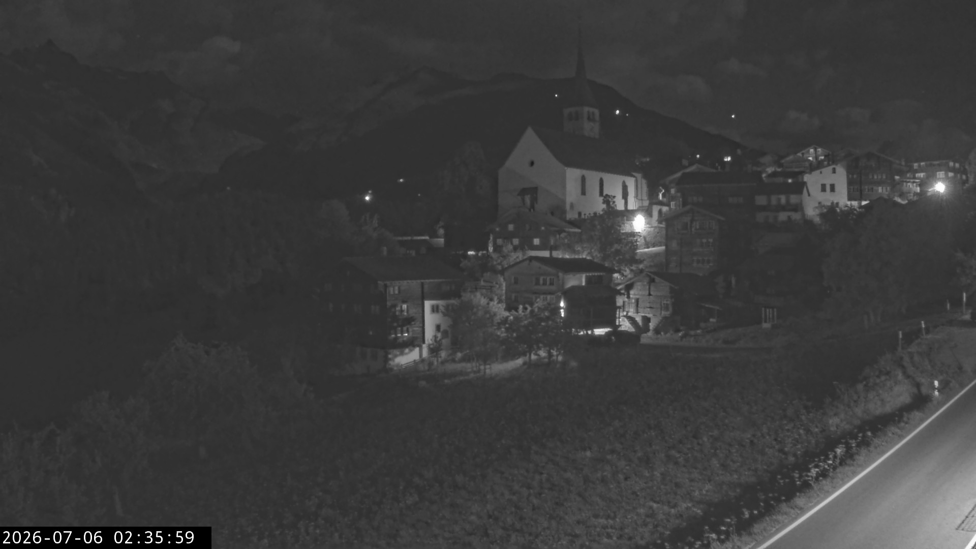 Archived image Webcam Ernen - Church