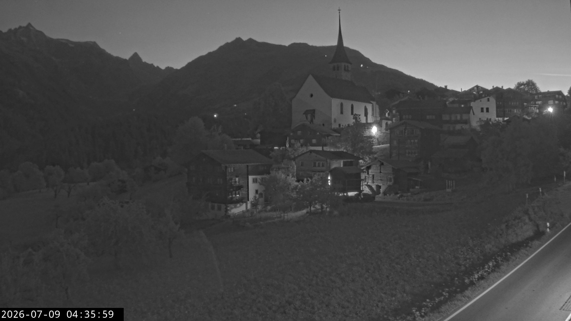 Archived image Webcam Ernen - Church