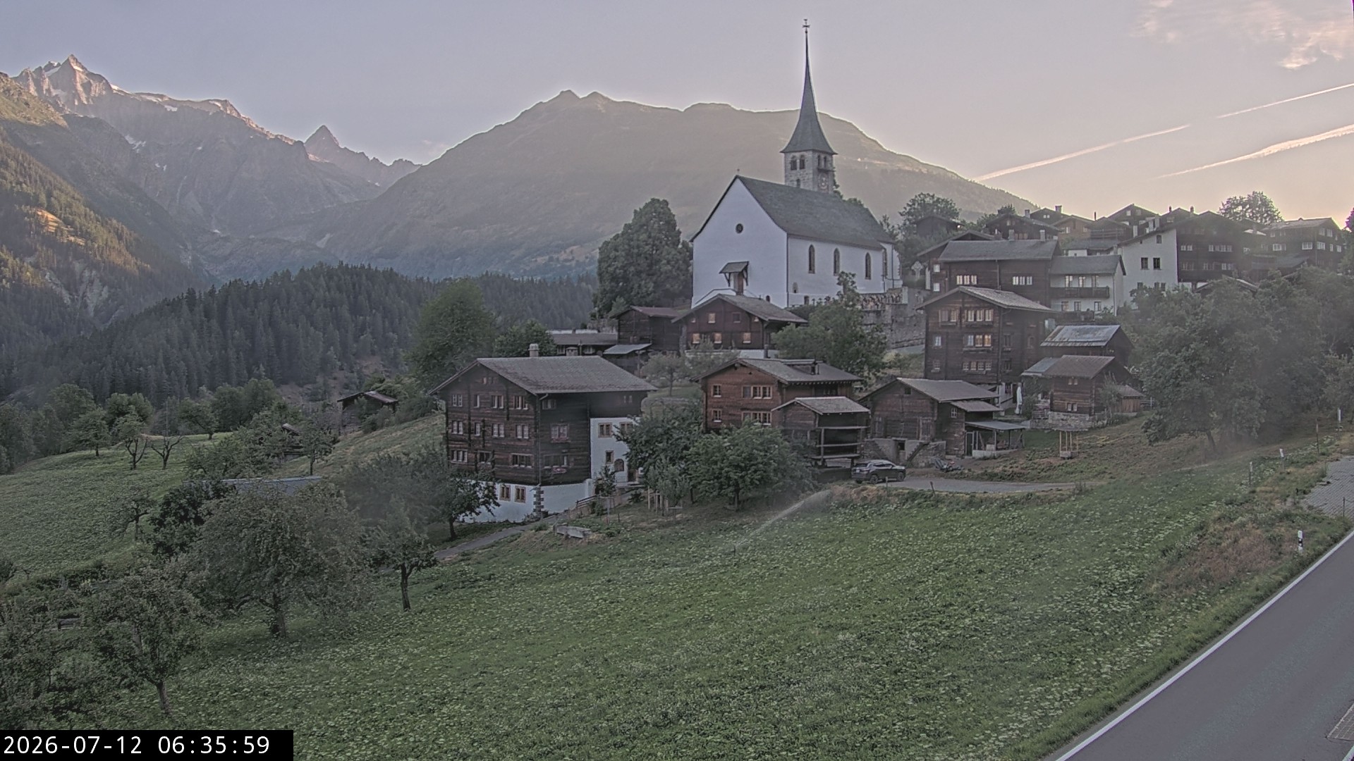 Archived image Webcam Ernen - Church