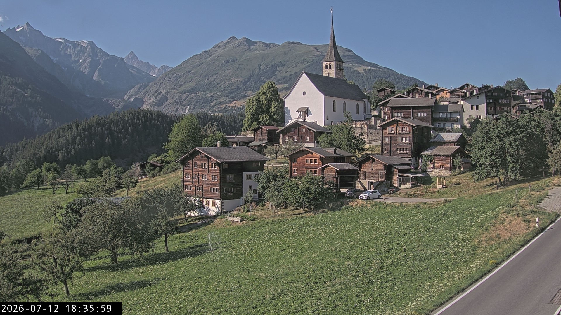 Archived image Webcam Ernen - Church