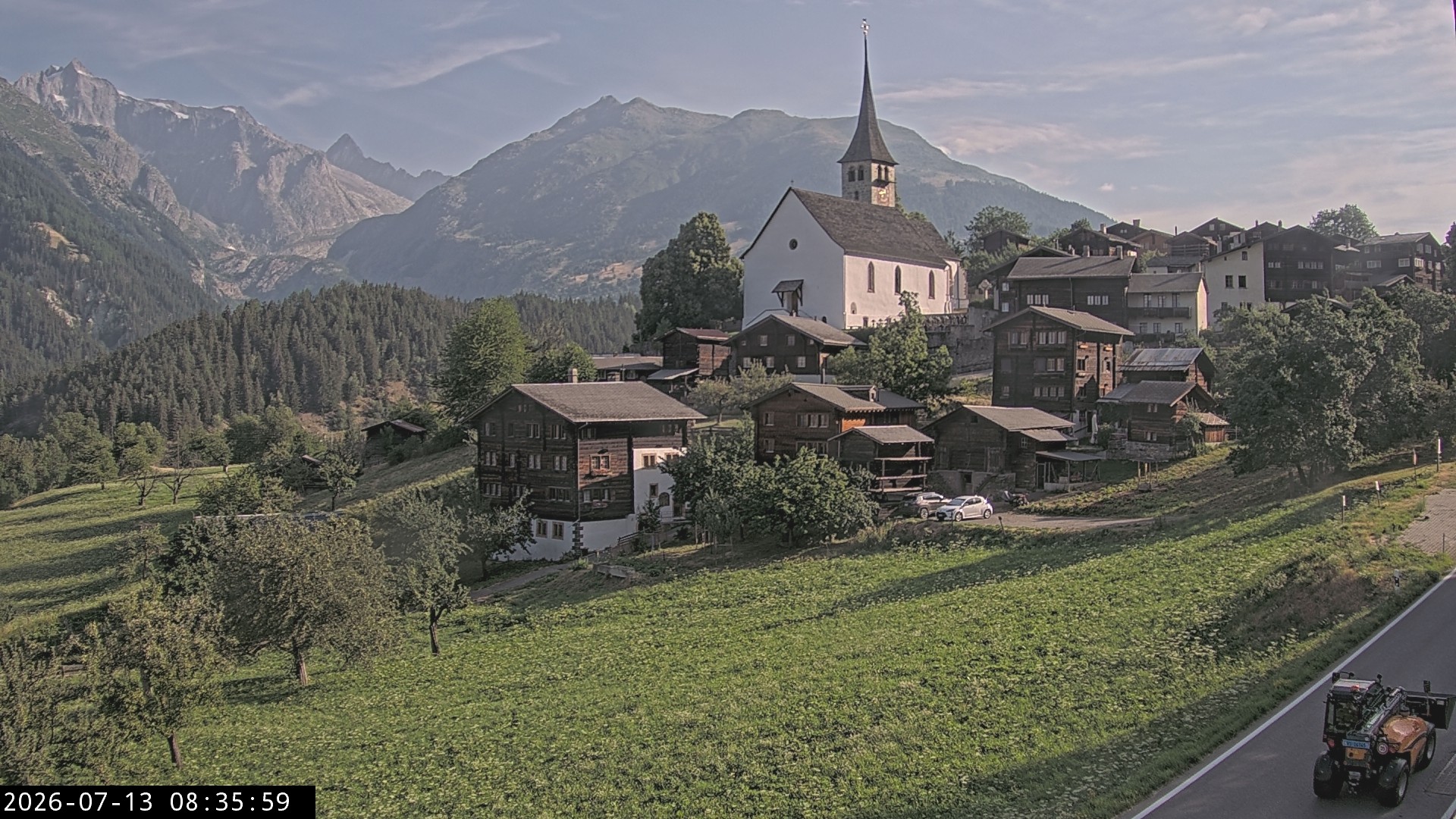 Archived image Webcam Ernen - Church