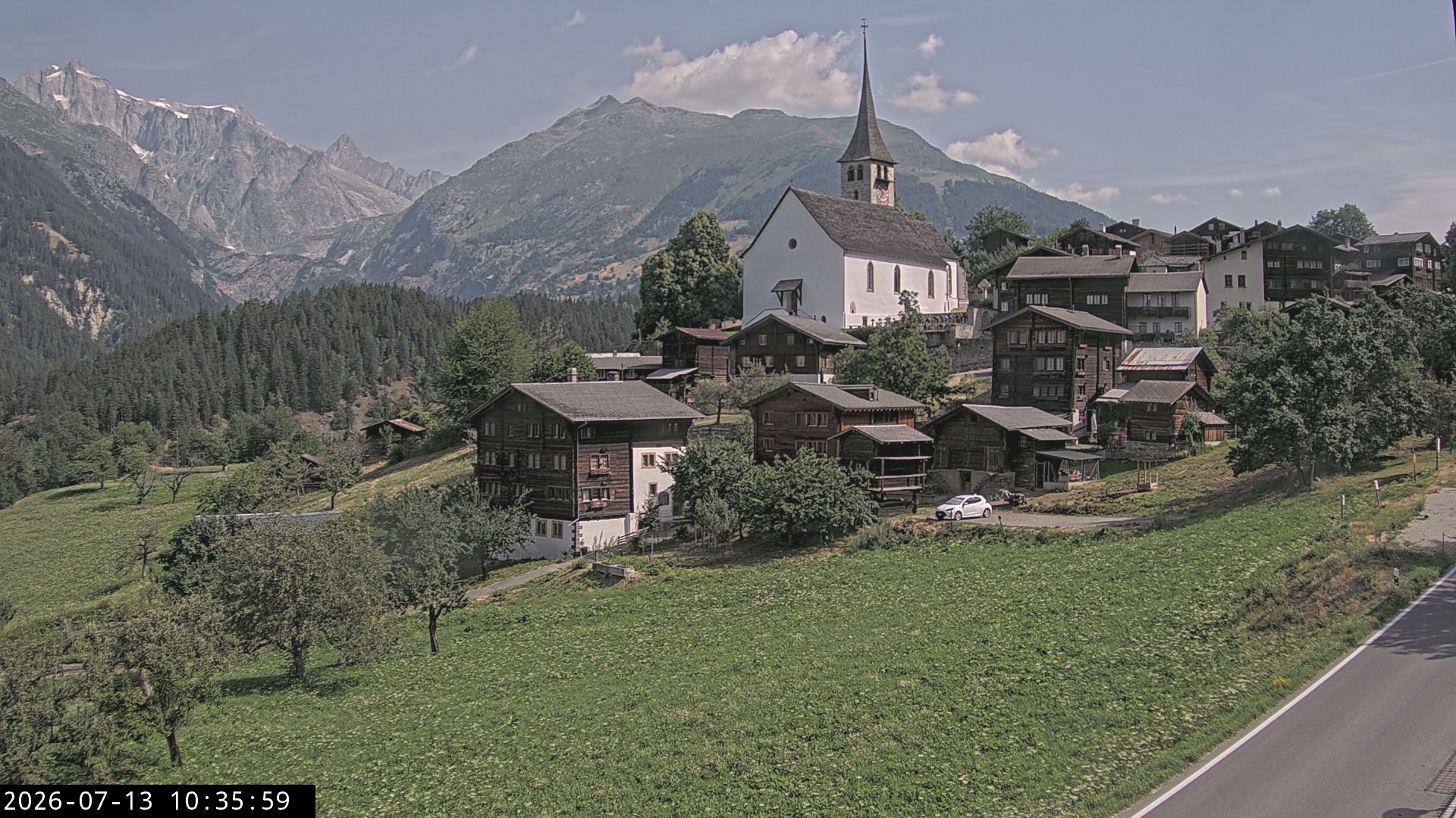 Archived image Webcam Ernen - Church