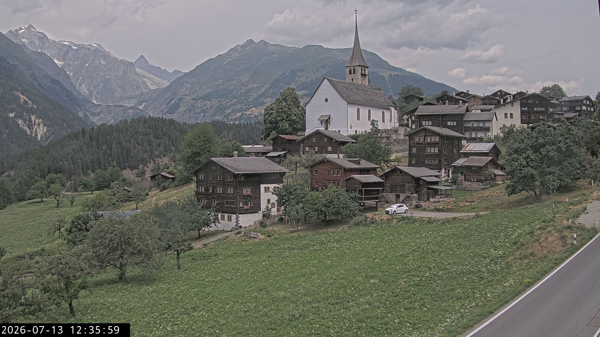 Archived image Webcam Ernen - Church