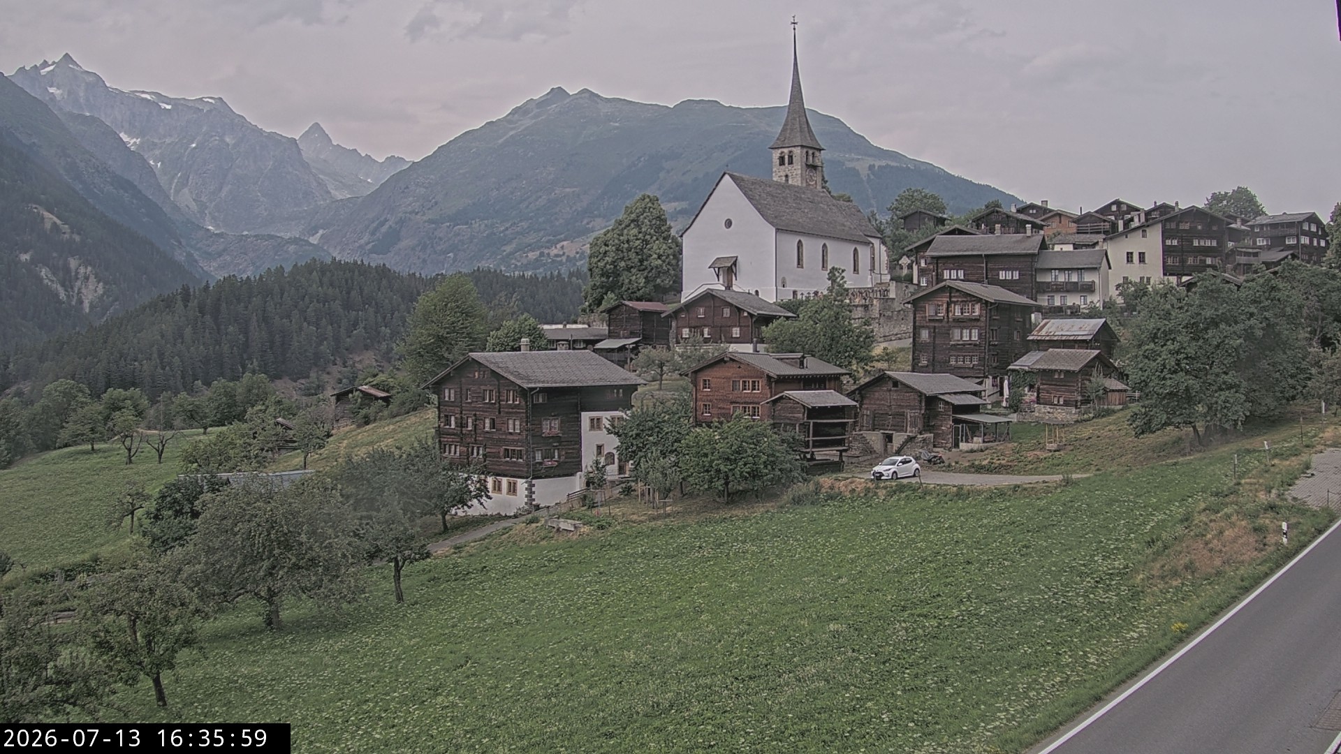 Archived image Webcam Ernen - Church